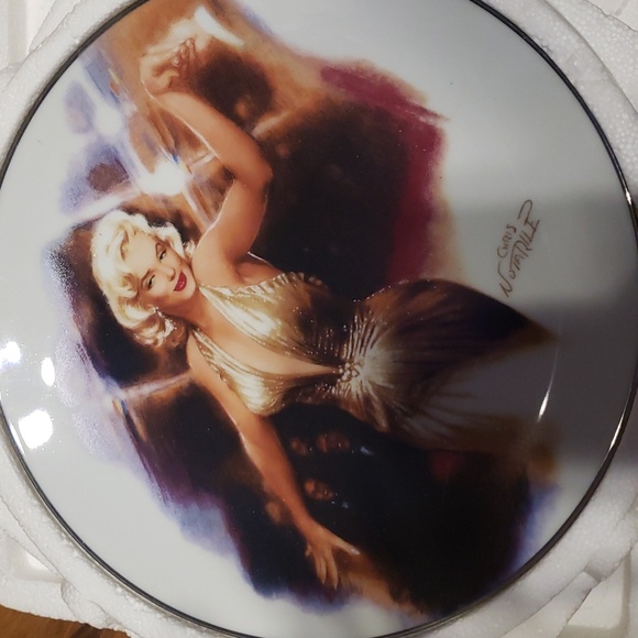 Marilyn Monroe Plates Rising Star and Stopping Traffic-Orig Box Cert of Auth - Picture 3 of 7